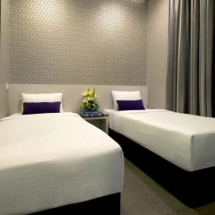 V Hotel Bencoolen 3* Улучшенный номер с 2 отдельными кроватями