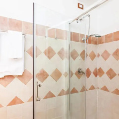 Отель GuestHouse Montebello47 2* Стандартный номер с двуспальной кроватью фото 23