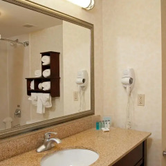 Отель Hampton Inn Indianapolis Downtown Across from Circle Centre 3* Люкс с различными типами кроватей фото 9