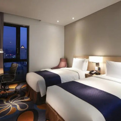 Отель Travelodge Myeongdong Euljiro 3* Стандартный номер с различными типами кроватей