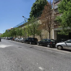 Отель Lovely & Modern in the Center парковка