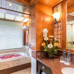 Отель Thavorn Beach Village Resort & Spa Phuket Таиланд, Пхукет - 4 отзыва об отеле, цены и фото номеров - забронировать отель Thavorn Beach Village Resort & Spa Phuket онлайн ванная фото 2