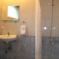 Отель Guest Rooms Zelenka Болгария, Велико Тырново - отзывы, цены и фото номеров - забронировать отель Guest Rooms Zelenka онлайн ванная