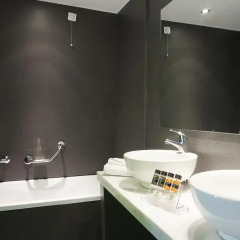Отель Athens Center Square Hotel Греция, Афины - 3 отзыва об отеле, цены и фото номеров - забронировать отель Athens Center Square Hotel онлайн ванная