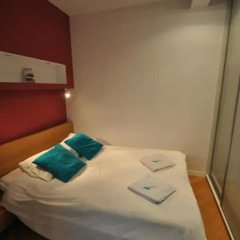 Отель Anton Downtown Apartments Польша, Варшава - отзывы, цены и фото номеров - забронировать отель Anton Downtown Apartments онлайн сейф в номере