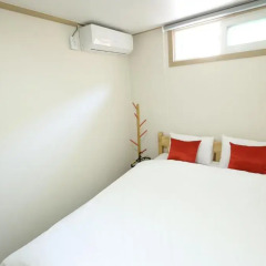 Отель Philstay Itaewon 2* Стандартный номер с двуспальной кроватью