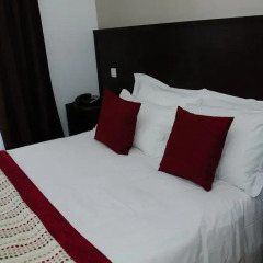 Отель Hôtel Bonne Nouvelle 3* Стандартный номер с двуспальной кроватью фото 5