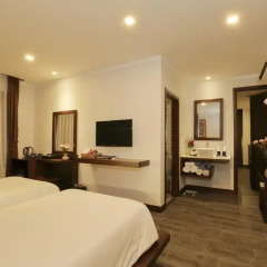 Hoi An Odyssey Hotel 3* Улучшенный номер с различными типами кроватей фото 9