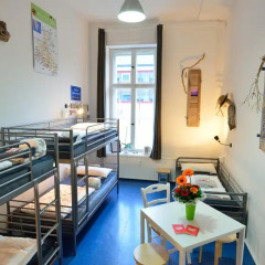 Kiez Hostel Berlin Кровать в общем номере с двухъярусной кроватью фото 5