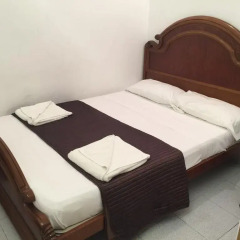 Отель Hostal Mont Thabor Номер категории Эконом с различными типами кроватей фото 2