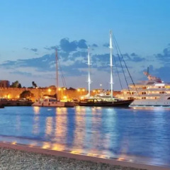 Отель 3 Charites Old Town Родос бассейн