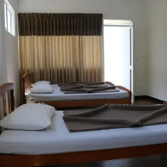 Отель Queens rest inn Номер Делюкс с различными типами кроватей фото 5