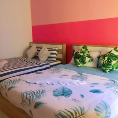 Отель B & L Guesthouse 3* Стандартный семейный номер с разными типами кроватей
