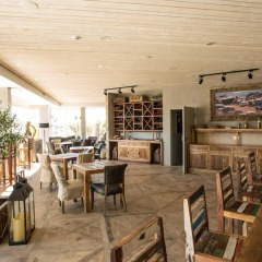 Отель Surfers Lodge Peniche гостиничный бар