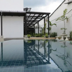 ChillHub Hostel Phuket бассейн фото 2