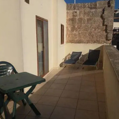 Отель Mellieha Centre Penthouse Меллиха