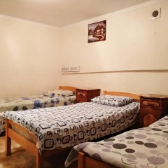Хостел Sakharov & Tours Кровать в мужском общем номере с двухъярусными кроватями фото 2