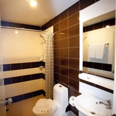 Chill Patong Hotel 3* Улучшенный номер с двуспальной кроватью фото 6