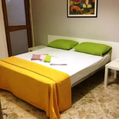 Отель B&B Cavour 124 Номер с общей ванной комнатой фото 3