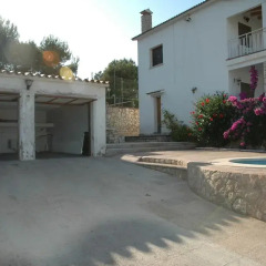 Отель Casa De Vacaciones "CAL VIVES" парковка