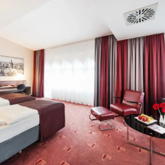 Отель Azimut Cologne City Centre 4* Номер Делюкс