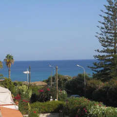 Отель Arenella Beach Rooms Аренелла пляж