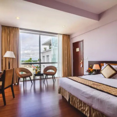 Mondial Hotel Hue 4* Номер Делюкс с различными типами кроватей фото 4