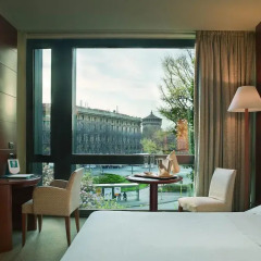 Отель UNAHOTELS Cusani Milano 4* Стандартный номер с двуспальной кроватью фото 3