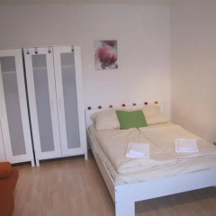 Отель Ferien-zimmer-berlin Wilmersdorfer Straße Берлин комната для гостей фото 10
