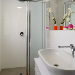 Апартаменты FeelHome Apartments - Eduard Bernstein Street ванная