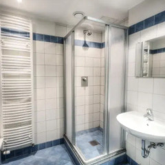 Euro Youth Hotel Munich 3* Кровать в общем номере фото 6