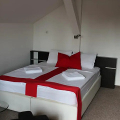 Отель Timpa Apartmanház & Dr. Strecker Villa комната для гостей
