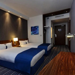 Отель Holiday Inn Express Warsaw Airport 3* Стандартный номер с различными типами кроватей фото 4