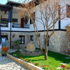 Отель Guesthouse Kris Стандартный номер с различными типами кроватей фото 12