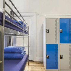 Отель The Spencer Backpackers Кровать в общем номере с двухъярусной кроватью