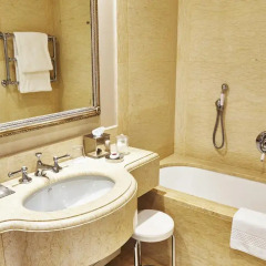 Отель San Clemente Palace Kempinski Venice 5* Улучшенный номер с различными типами кроватей фото 3
