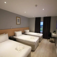 Queens Hotel 3* Улучшенный номер с различными типами кроватей фото 13
