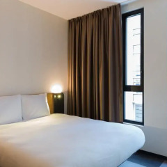Отель easyHotel Brussels City Centre 3* Стандартный номер с различными типами кроватей фото 7