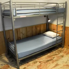 Отель Triana Backpackers 2* Кровать в общем номере с двухъярусной кроватью фото 7