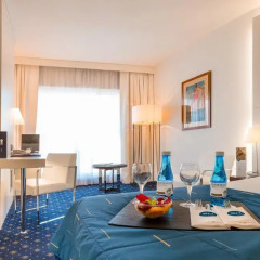 Отель SH Valencia Palace 5* Улучшенный номер с двуспальной кроватью фото 3