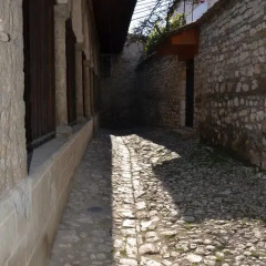 Отель Tomor Shehu Guest House Албания, Берат - отзывы, цены и фото номеров - забронировать отель Tomor Shehu Guest House онлайн парковка
