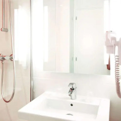 Отель Ibis Styles Toulouse Labège Франция, Лабеж - отзывы, цены и фото номеров - забронировать отель Ibis Styles Toulouse Labège онлайн ванная фото 2