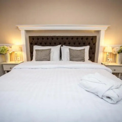 Queen's Court Hotel &Residence 5* Люкс с различными типами кроватей фото 10