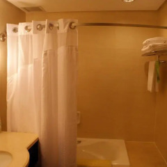 Отель Holiday Inn Donghua 4* Улучшенный номер фото 7