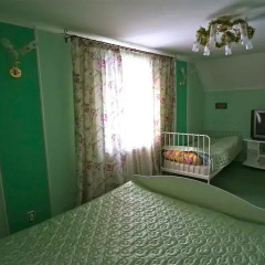 Гостевой дом Helen's Home Номер Эконом с 2 отдельными кроватями (общая ванная комната)
