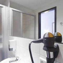 McDreams Hotel Leipzig 2* Номер категории Эконом с различными типами кроватей фото 9