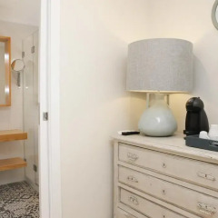 Отель Flores Guest House 4* Стандартный номер с двуспальной кроватью фото 11