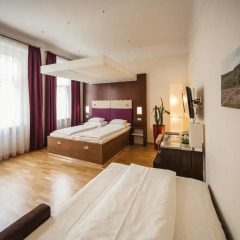 Hotel Rathaus - Wein & Design 4* Стандартный семейный номер с различными типами кроватей