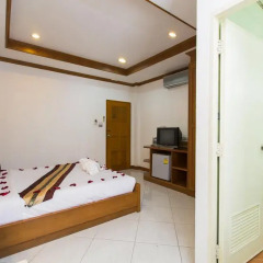 Отель Magnific Guesthouse Patong 3* Стандартный номер с разными типами кроватей фото 6