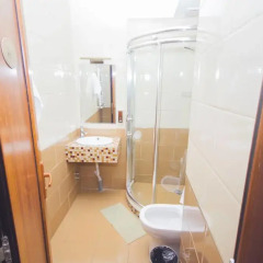 Orion Hostel Plus Тбилиси ванная фото 2